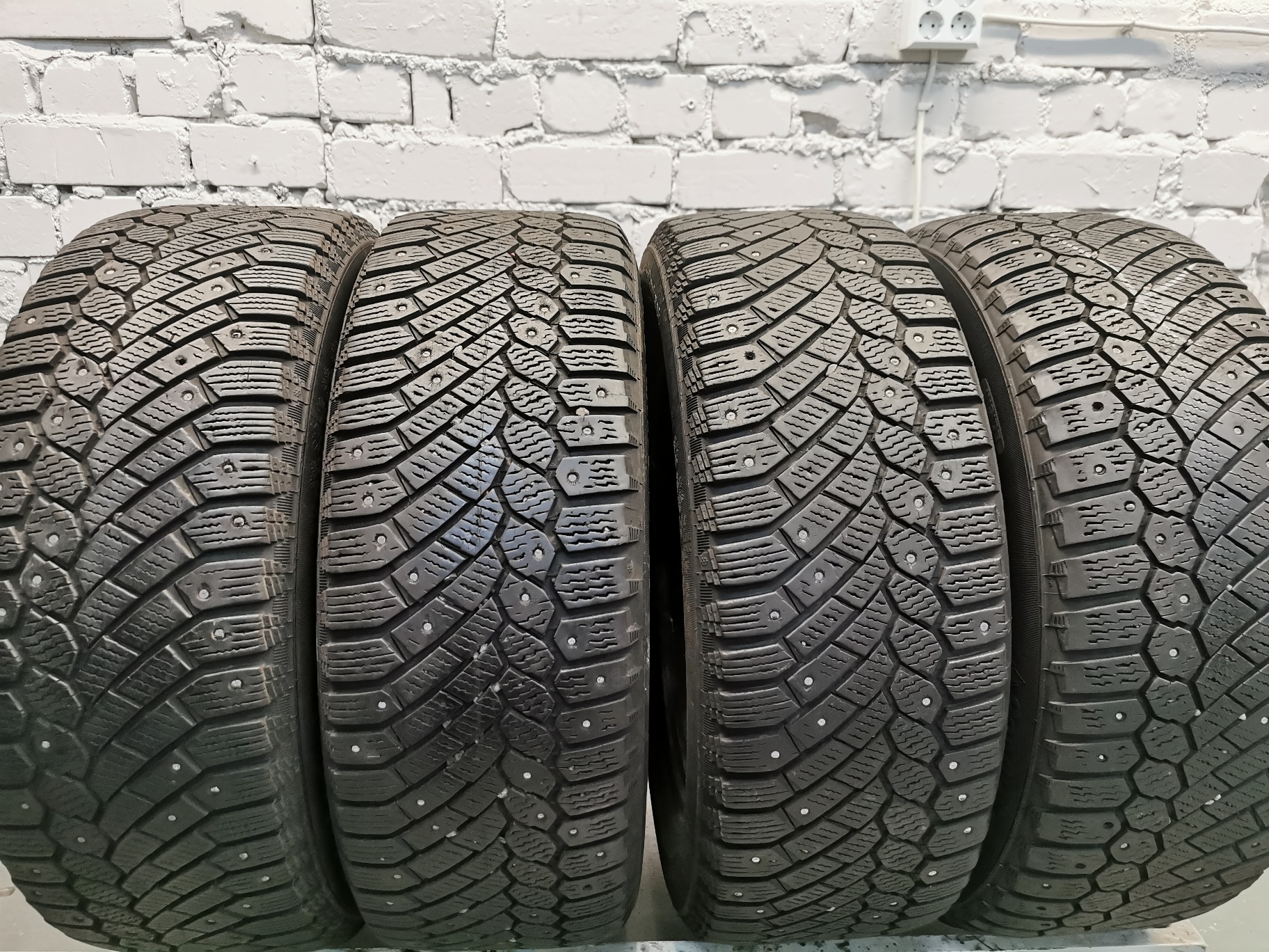 continental ice contact 205/55 R16 Зимние Б/у покрышки