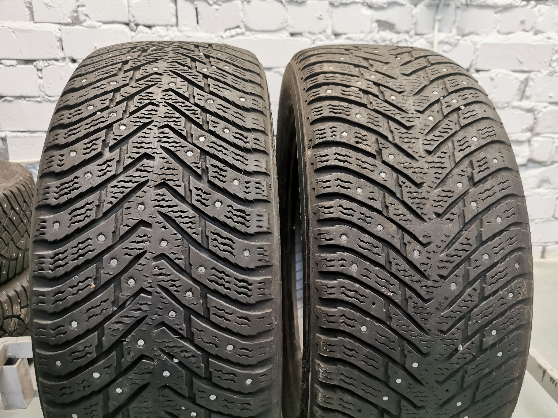 Nokian hkpl 8 215/55 R16 Lietotas Ziemas Riepas