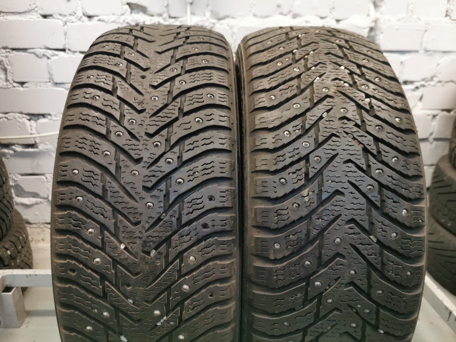 Nokian hkpl 8 205/60 R16 Lietotas Ziemas Riepas