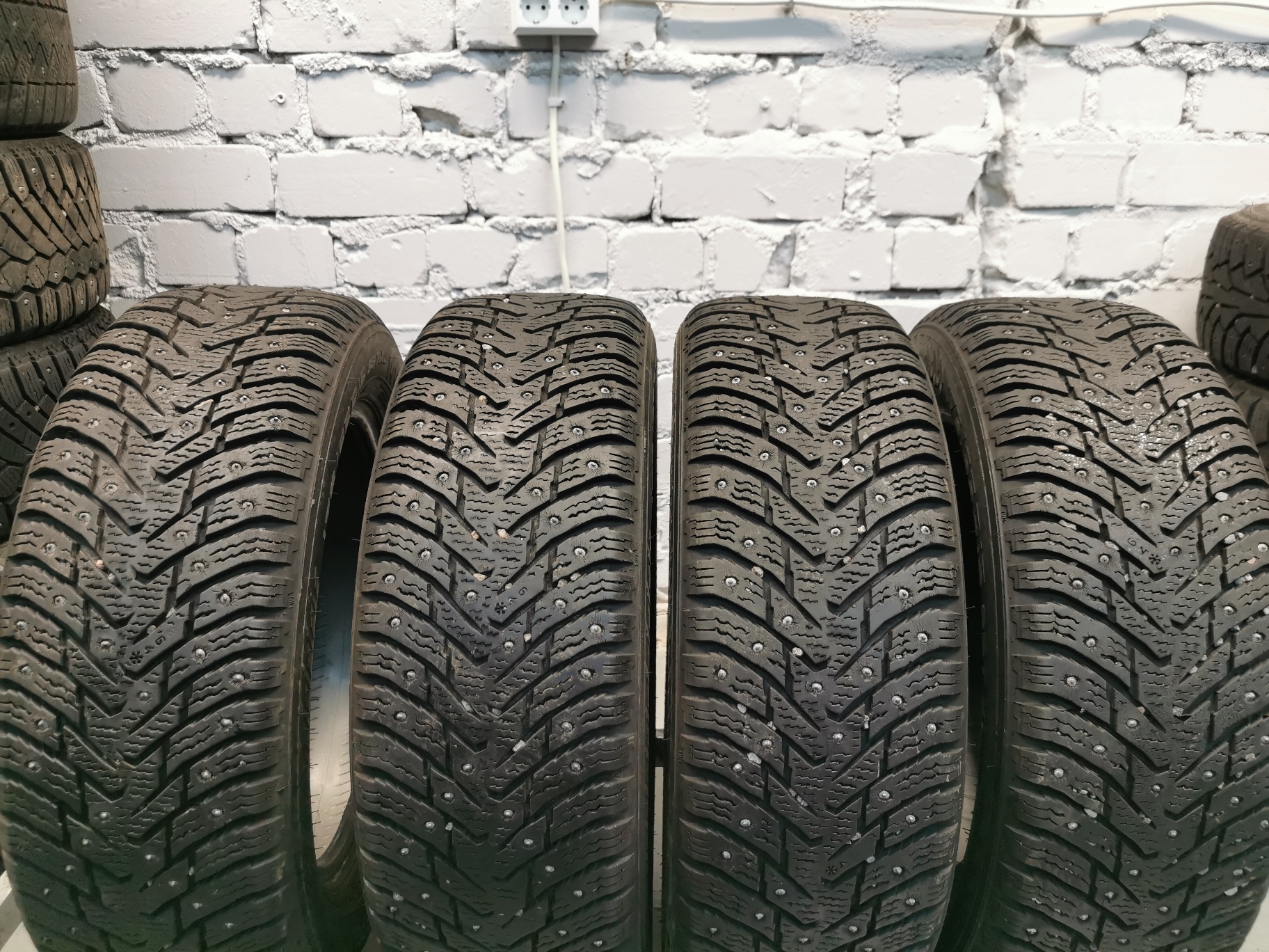 Nokian hkpl 8 175/65 R15 Зимние Б/у покрышки