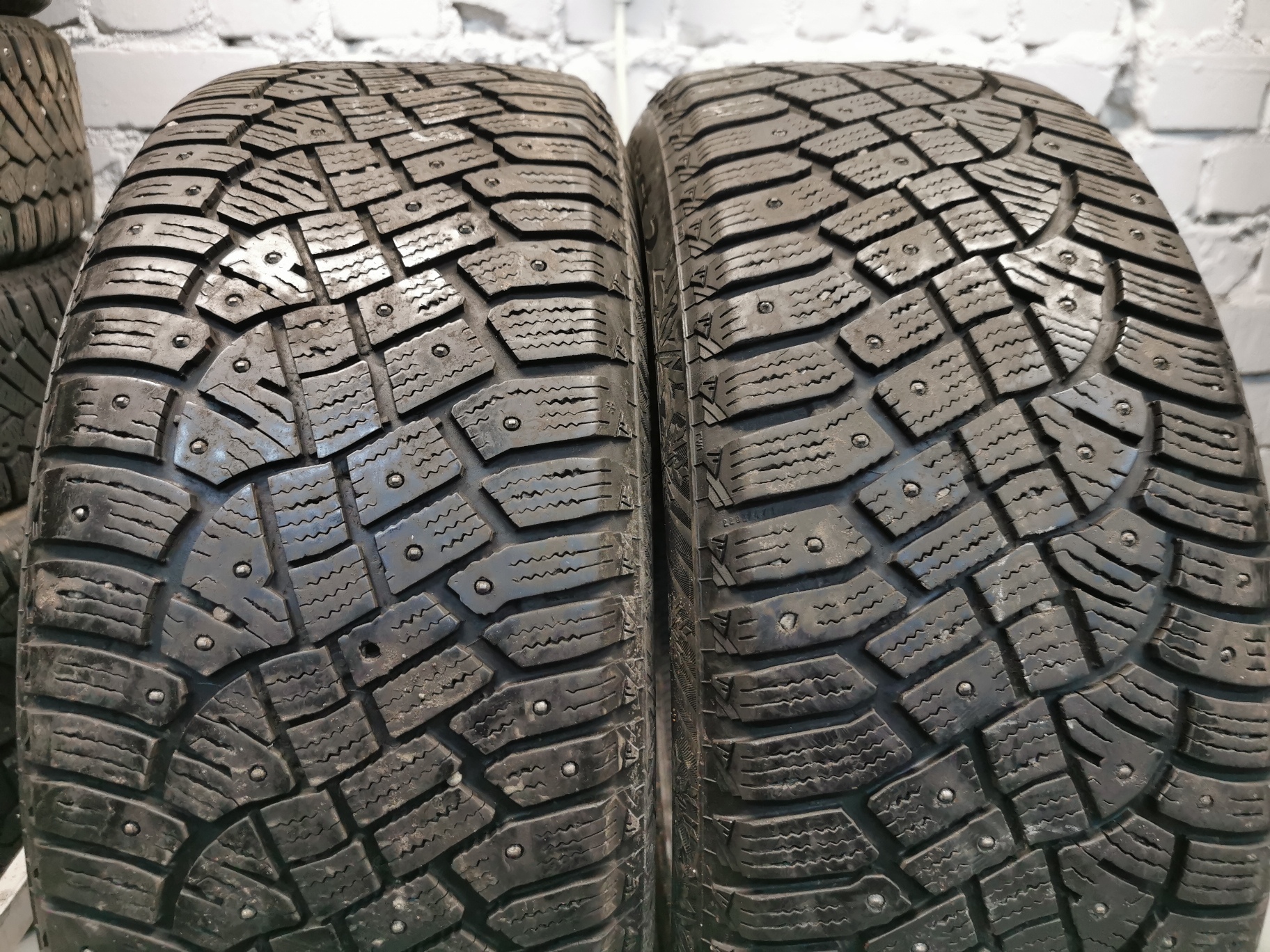 continental ice contact 2 215/55 R17 Lietotas Ziemas Riepas