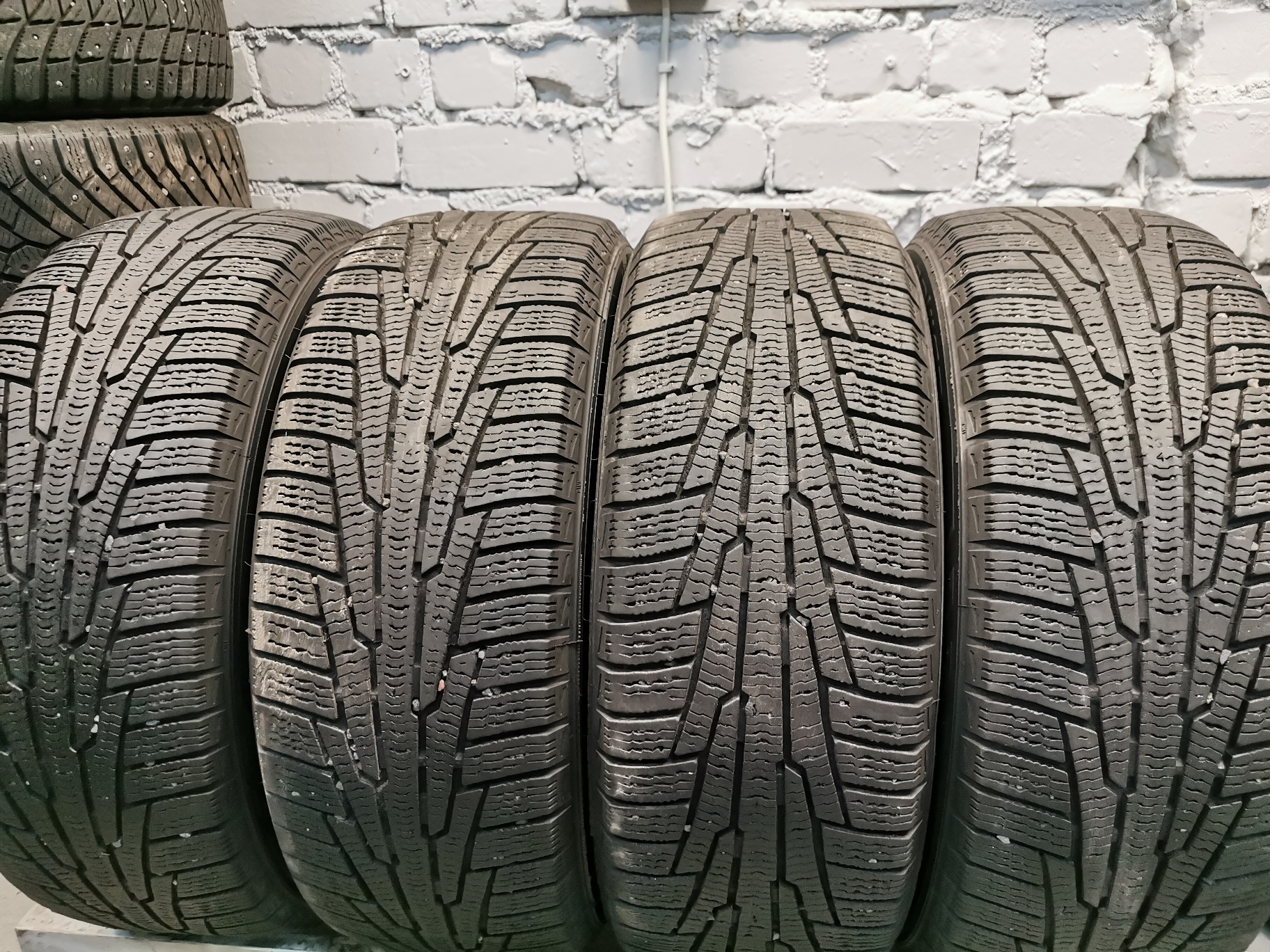 Nokian hkpl r 205/55 R16 Lietotas Ziemas Riepas