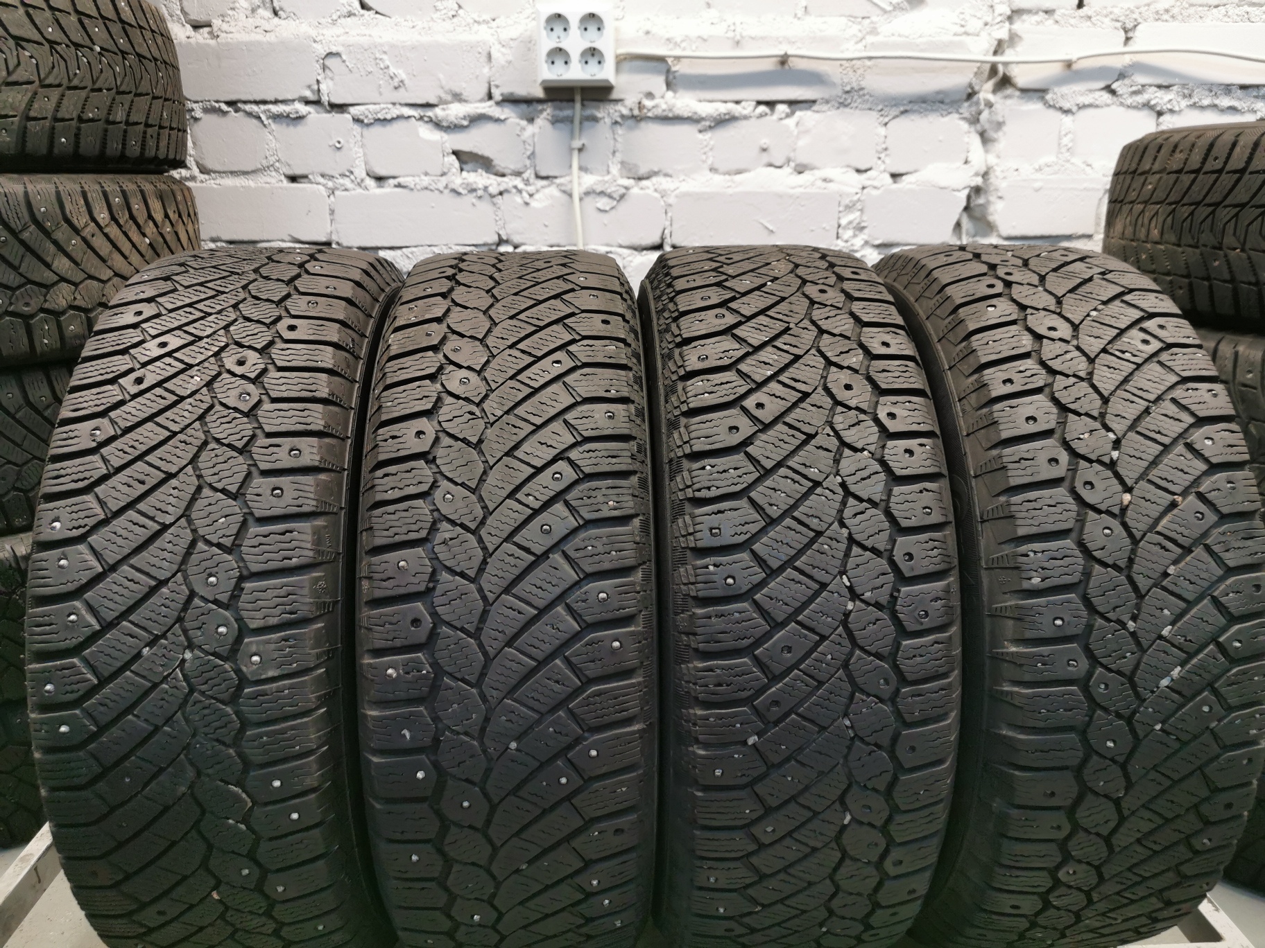 continental ice contact  195/65 R15 Lietotas Ziemas Riepas