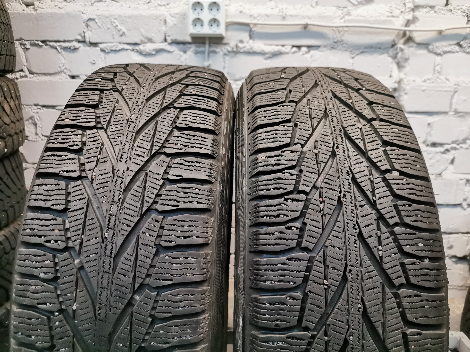 Nokian hkpl r2 suv 225/65 R17 Зимние Б/у покрышки