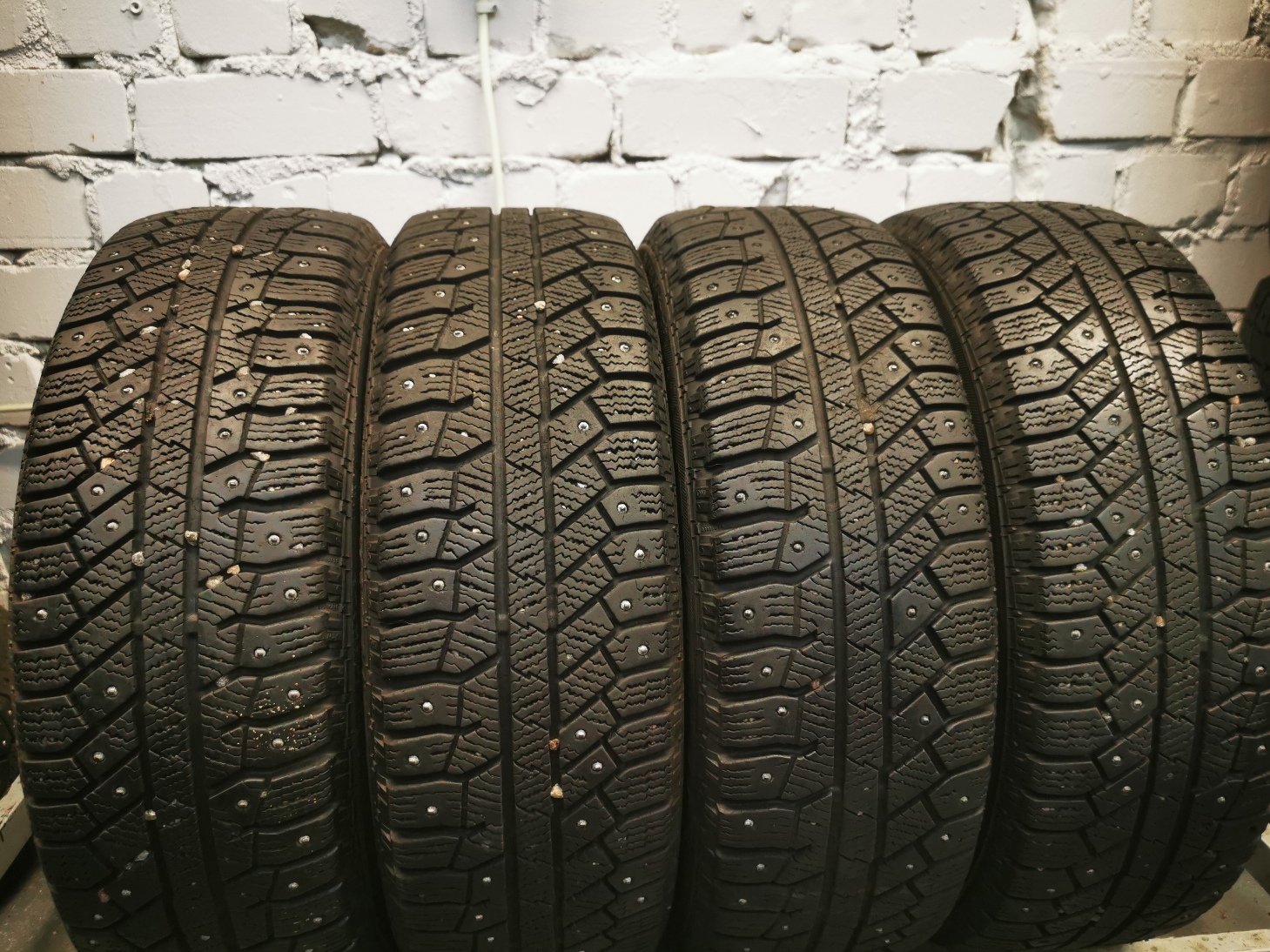 continental Viking 2 175/65 R14 Зимние Б/у покрышки