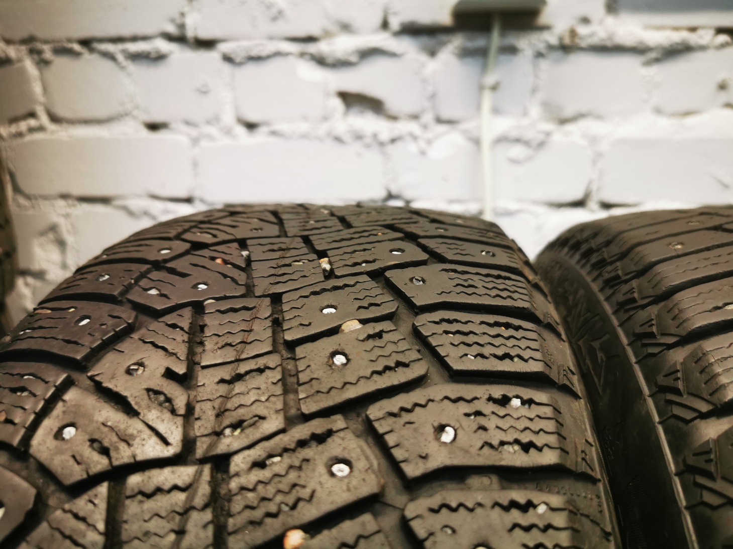 continental contact 2 205/55 R16 Зимние Б/у покрышки continental contact 2 205/55 R16 Зимние Б/у покрышки