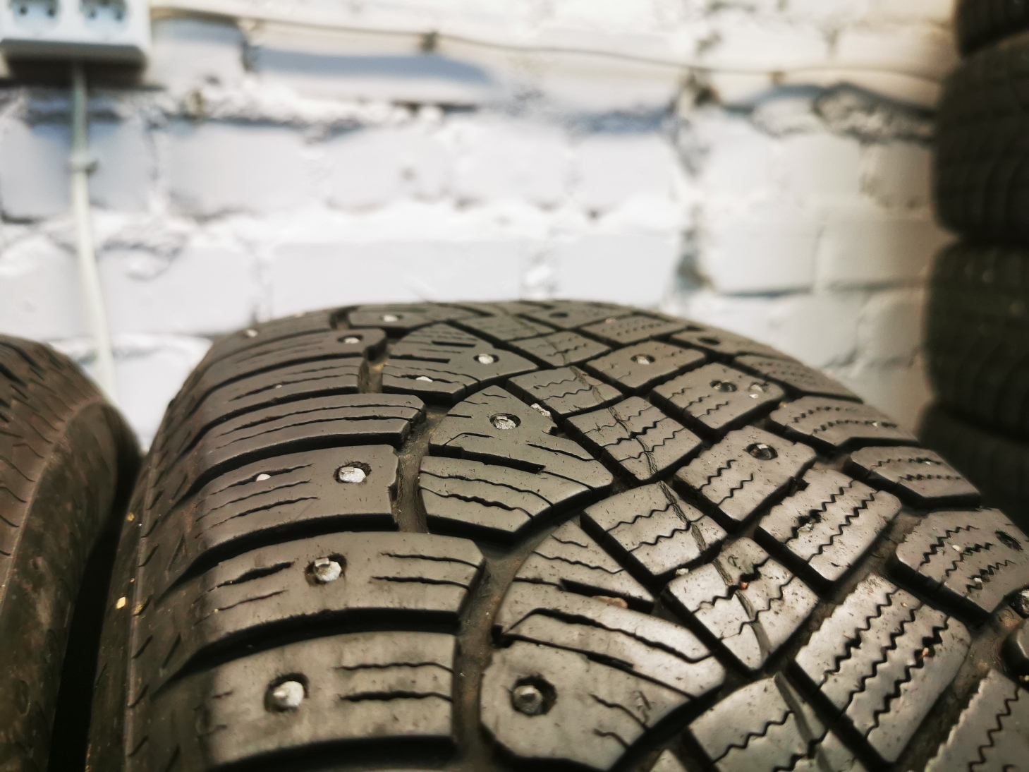 continental Contact 2 205/60 R16 Зимние Б/у покрышки continental Contact 2 205/60 R16 Зимние Б/у покрышки