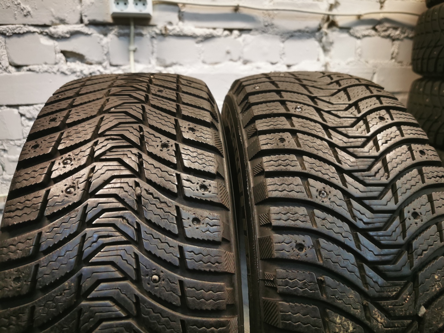 michelin x-ice north 215/60 R16 Lietotas Ziemas Riepas