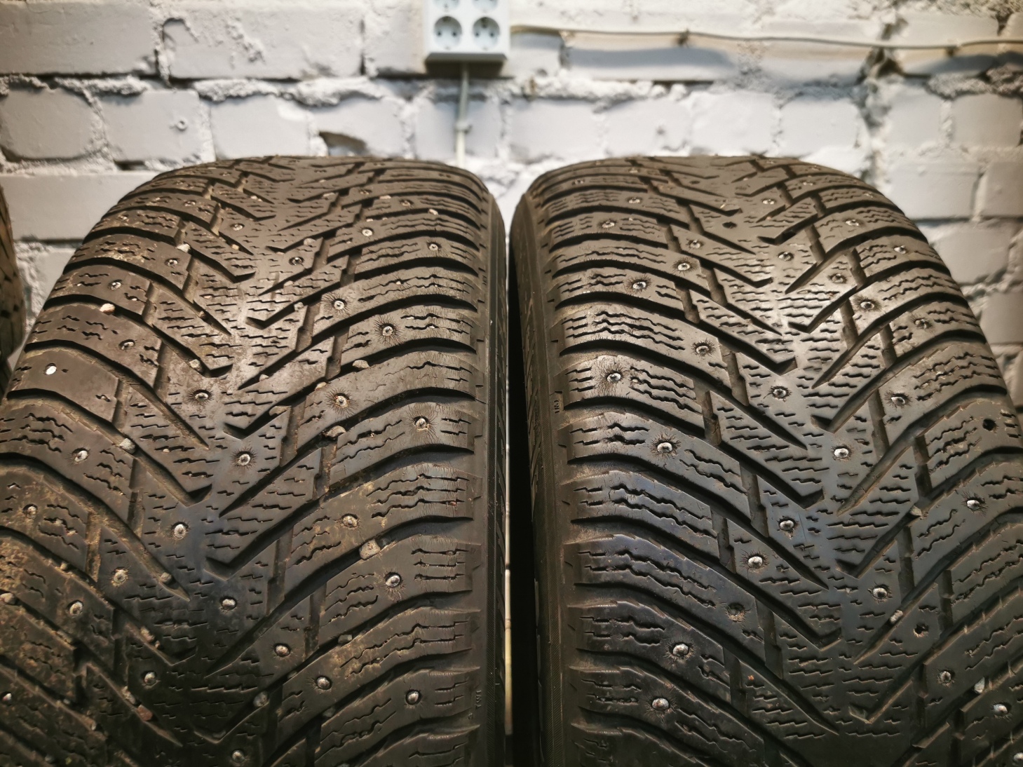 Nokian hkpl 8 235/55 R17 Зимние Б/у покрышки
