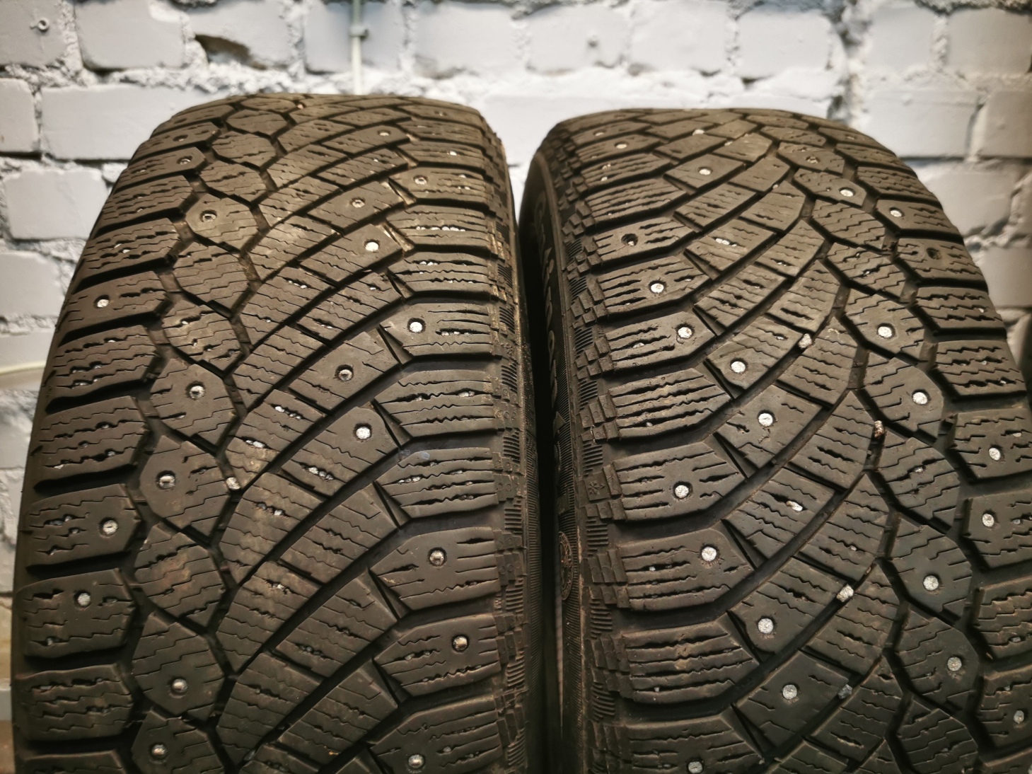 continental Icecontact 205/60 R16 Lietotas Ziemas Riepas