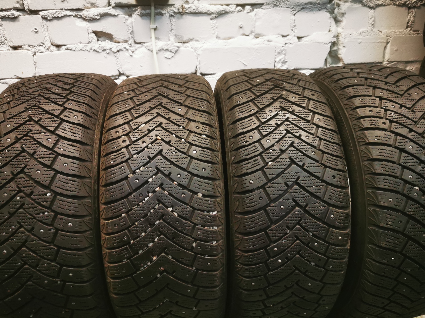 Ling Long winter grip 205/60 R16 Lietotas Ziemas Riepas