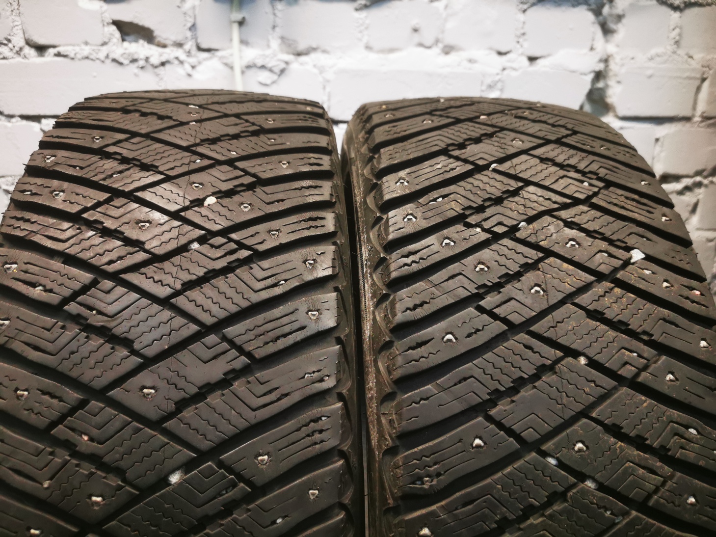 Good Year ice arctic 225/45 R17 Зимние Б/у покрышки