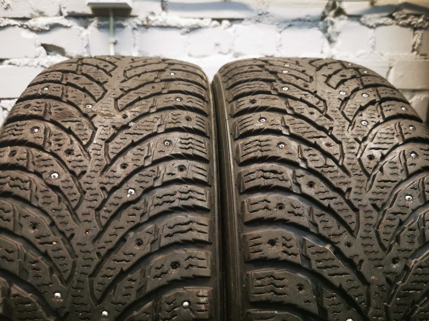Nokian hkpl 9 225/55 R17 Lietotas Ziemas Riepas
