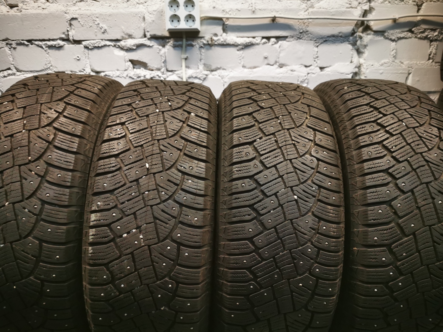 continental ice cntact 2 215/65 R16 Зимние Б/у покрышки