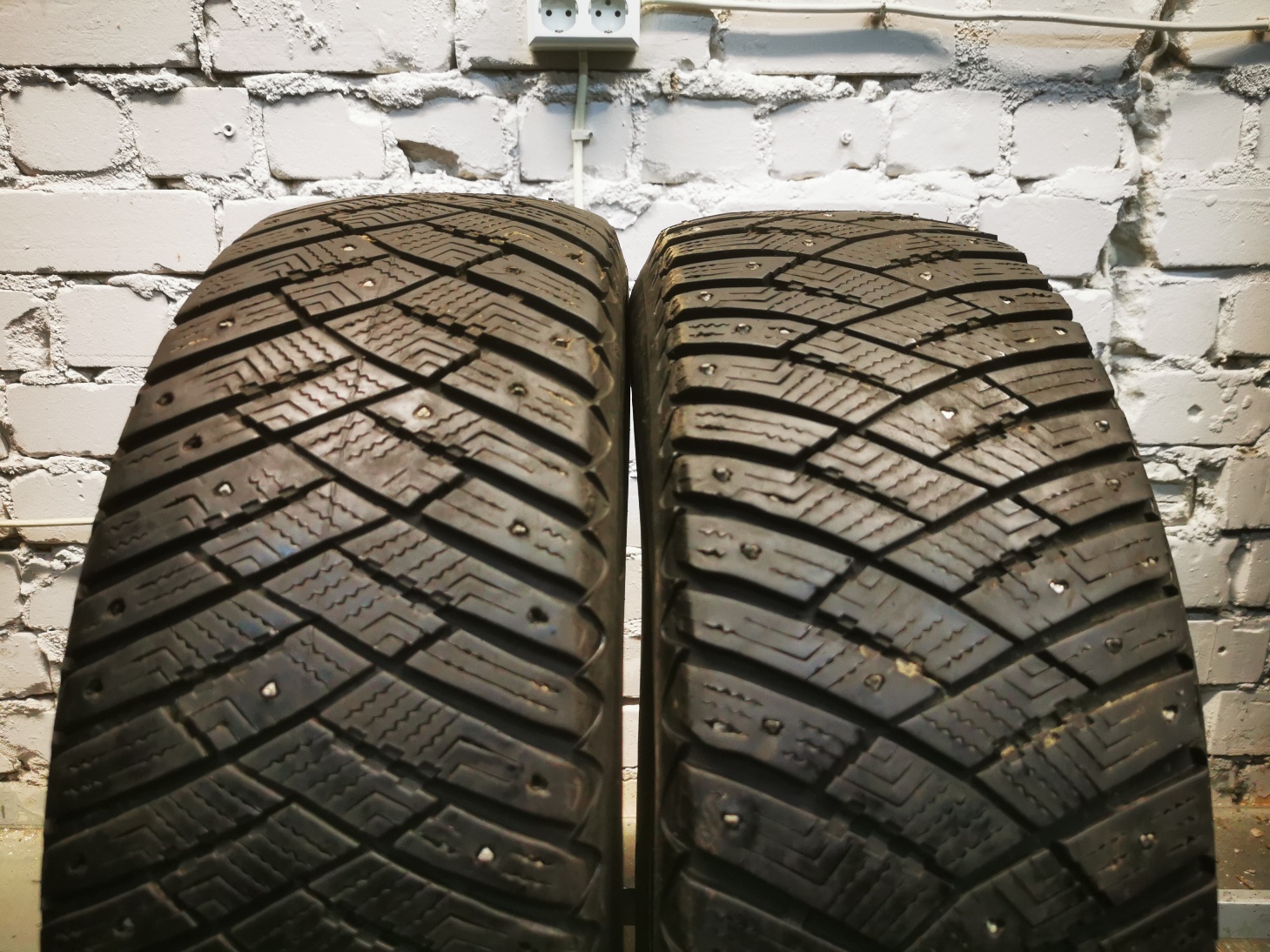 Good Year Ice Arctic 215/65 R16 Зимние Б/у покрышки