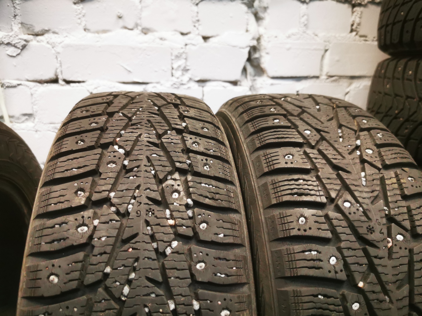 bridgestone spike 01 205/55 R16 Зимние Б/у покрышки