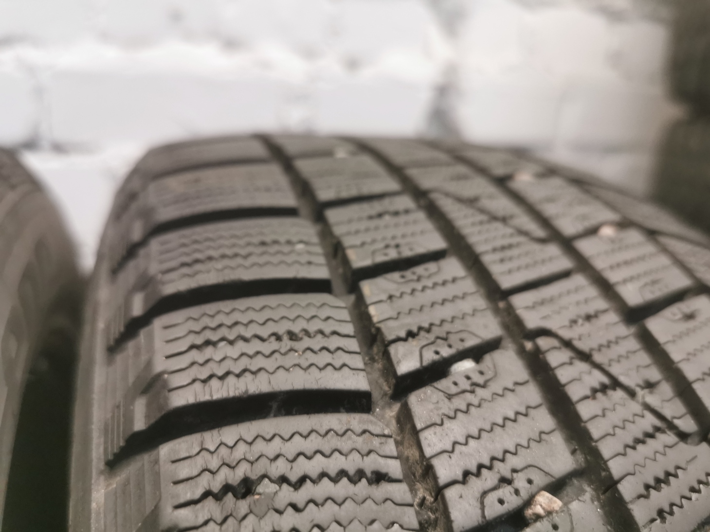 laufenn i fit iz 205/55 R16 Зимние Б/у покрышки laufenn i fit iz 205/55 R16 Зимние Б/у покрышки