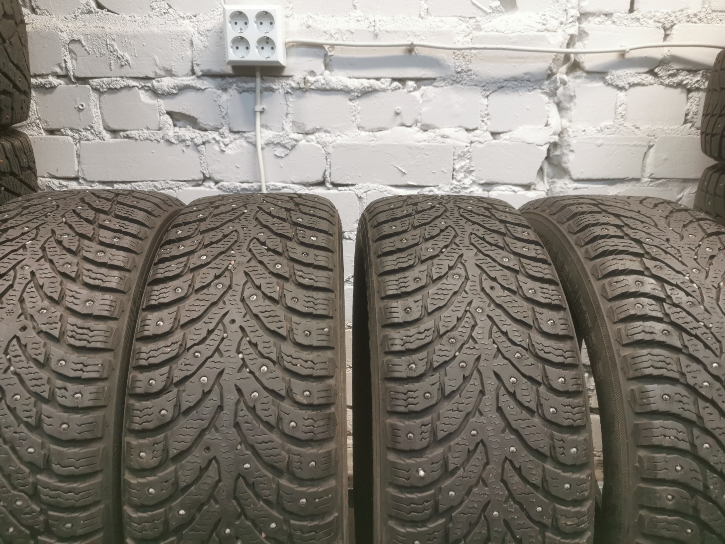 Nokian hkpl 9 205/55 R16 Lietotas Ziemas Riepas