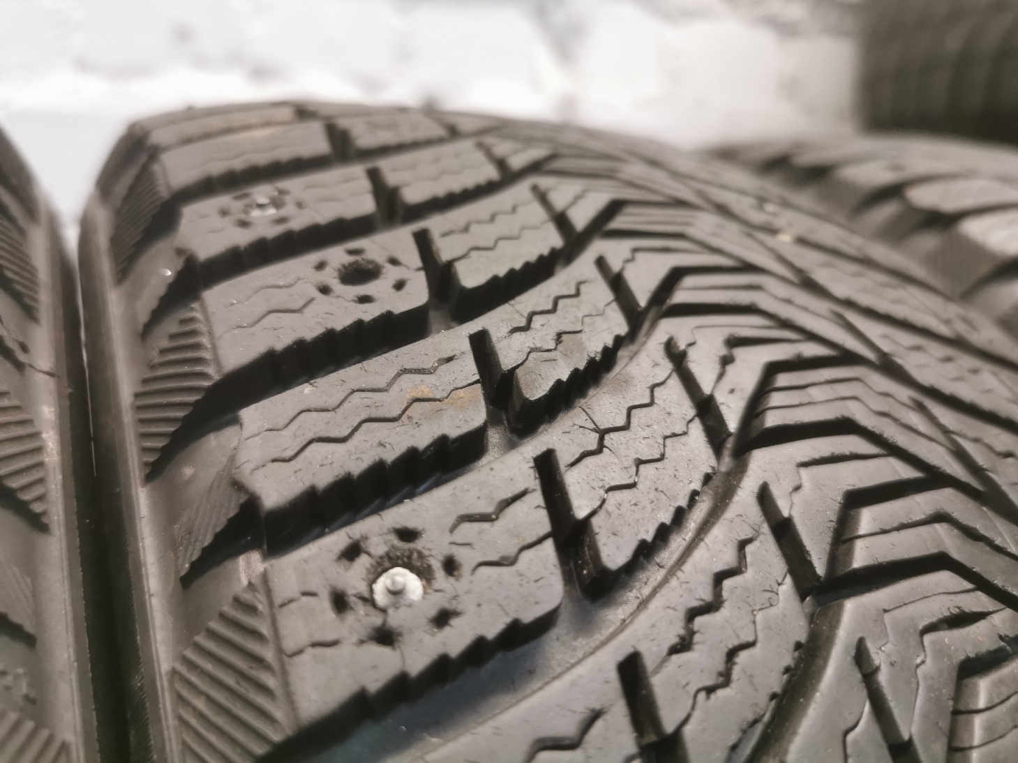 michelin x-ice north 3 205/55 R16 Зимние Б/у покрышки michelin x-ice north 3 205/55 R16 Зимние Б/у покрышки