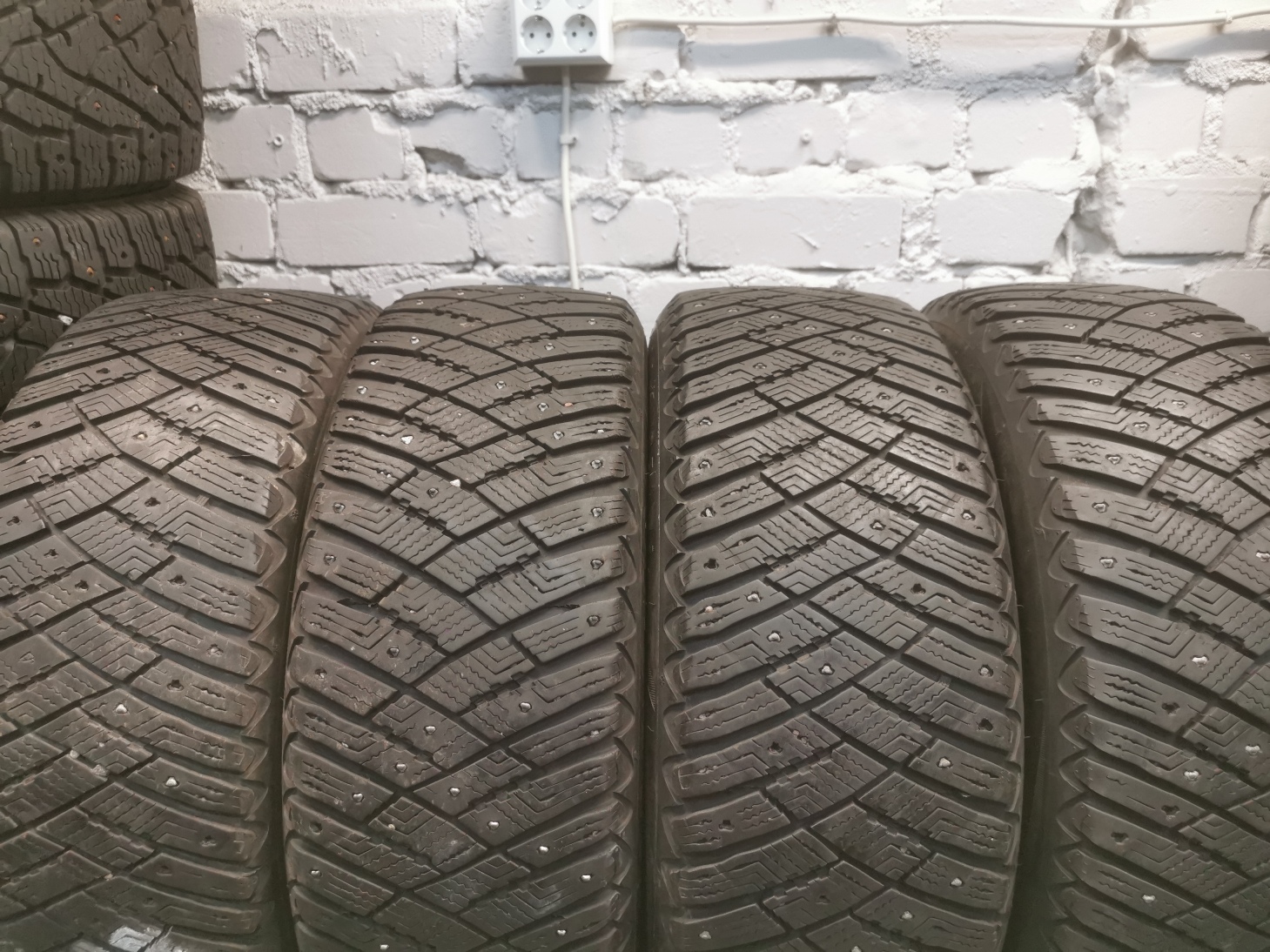 Good Year Ice Arctic 205/55 R16 Lietotas Ziemas Riepas