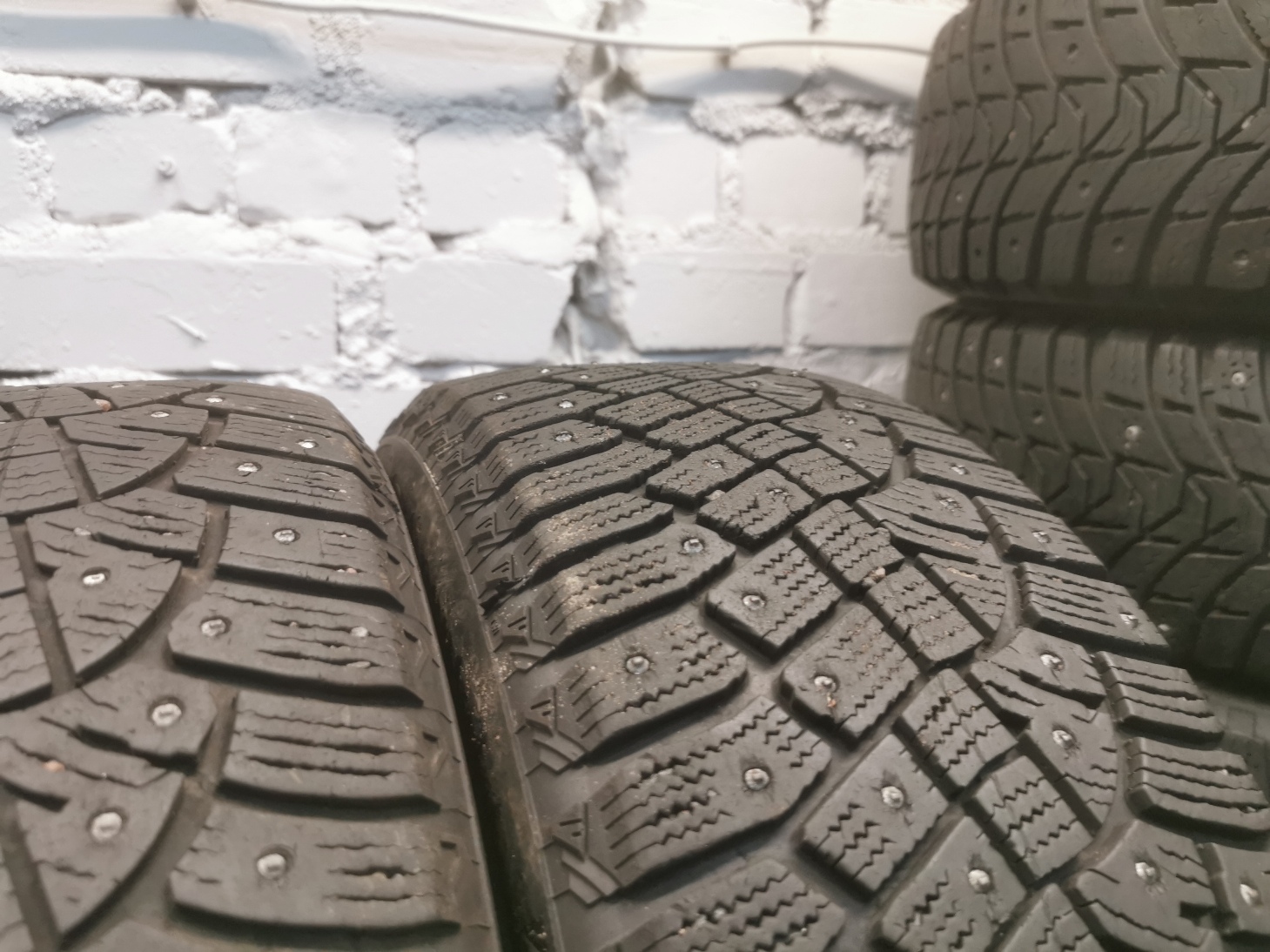 continental ice contact 205/55 R16 Зимние Б/у покрышки continental ice contact 205/55 R16 Зимние Б/у покрышки