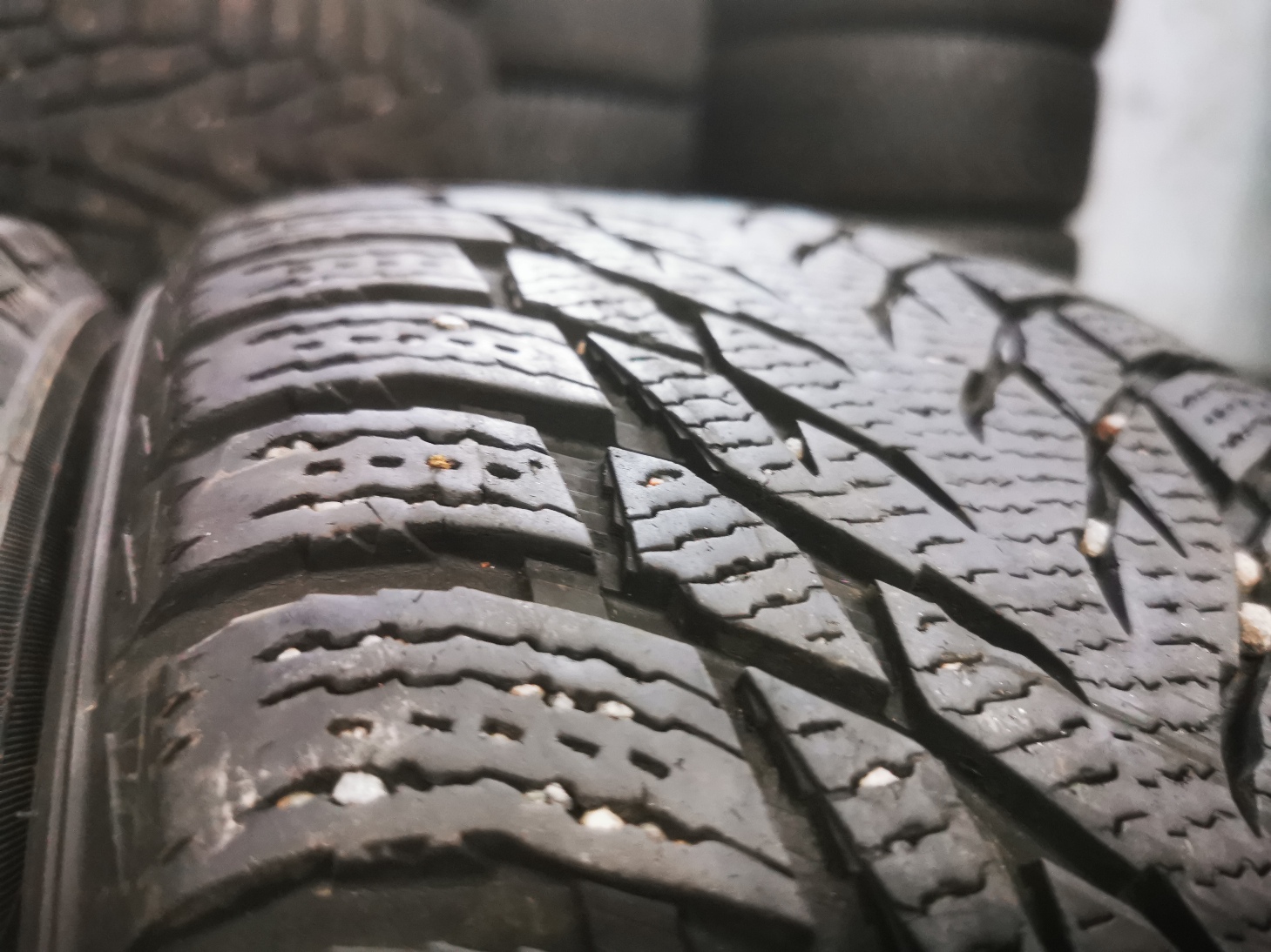 Nokian hkpl r3 215/55 R17 Зимние Б/у покрышки Nokian hkpl r3 215/55 R17 Зимние Б/у покрышки