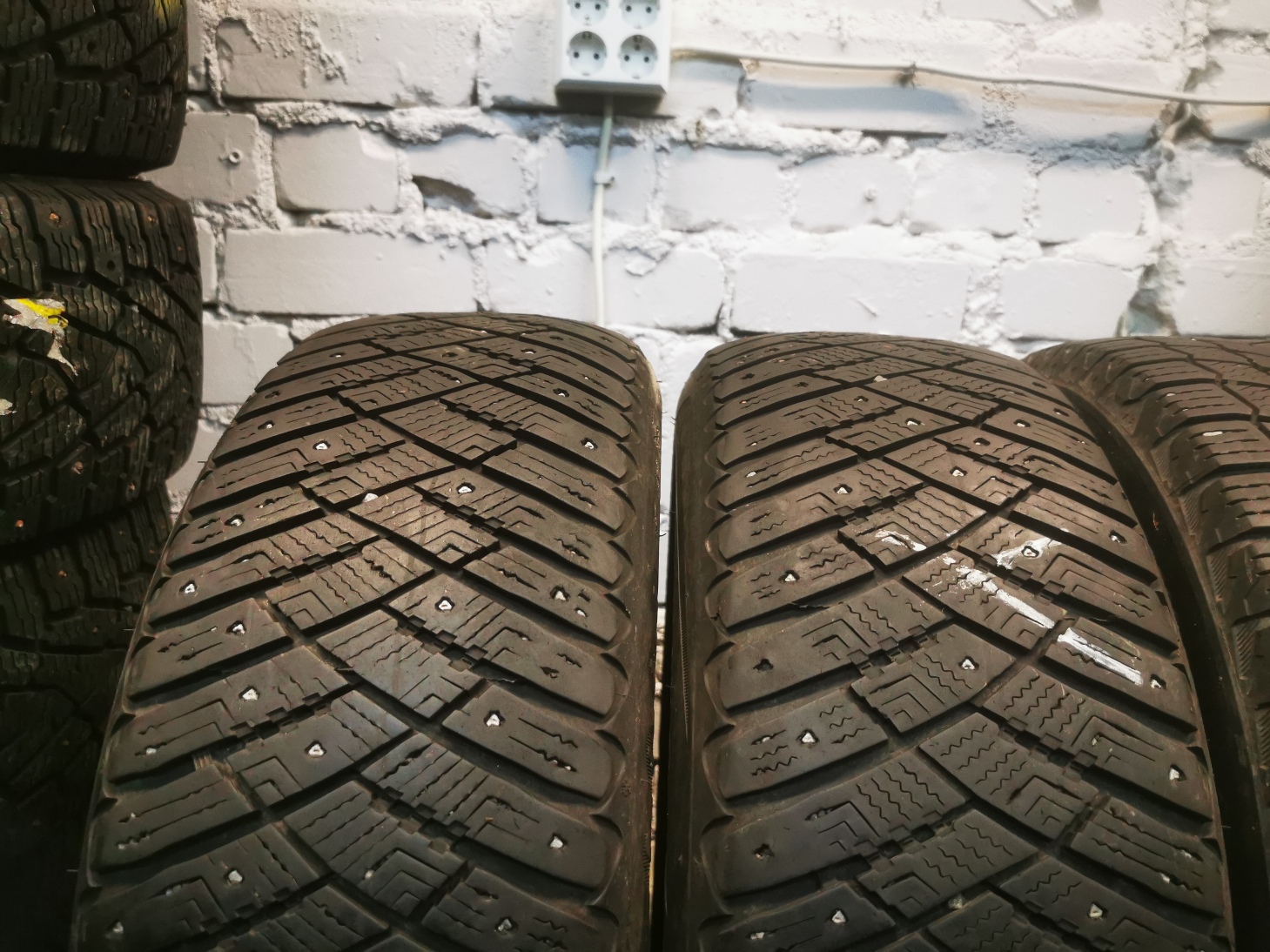 Good Year Ice Arctic 205/60 R16 Lietotas Ziemas Riepas