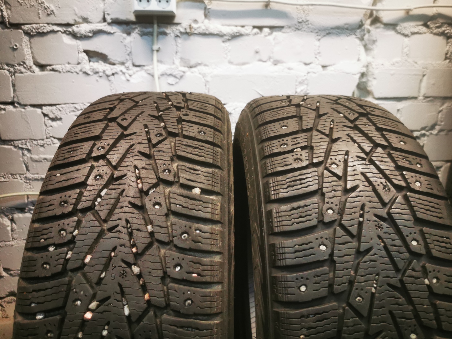 Nokian hkpl 7 205/60 R16 Lietotas Ziemas Riepas