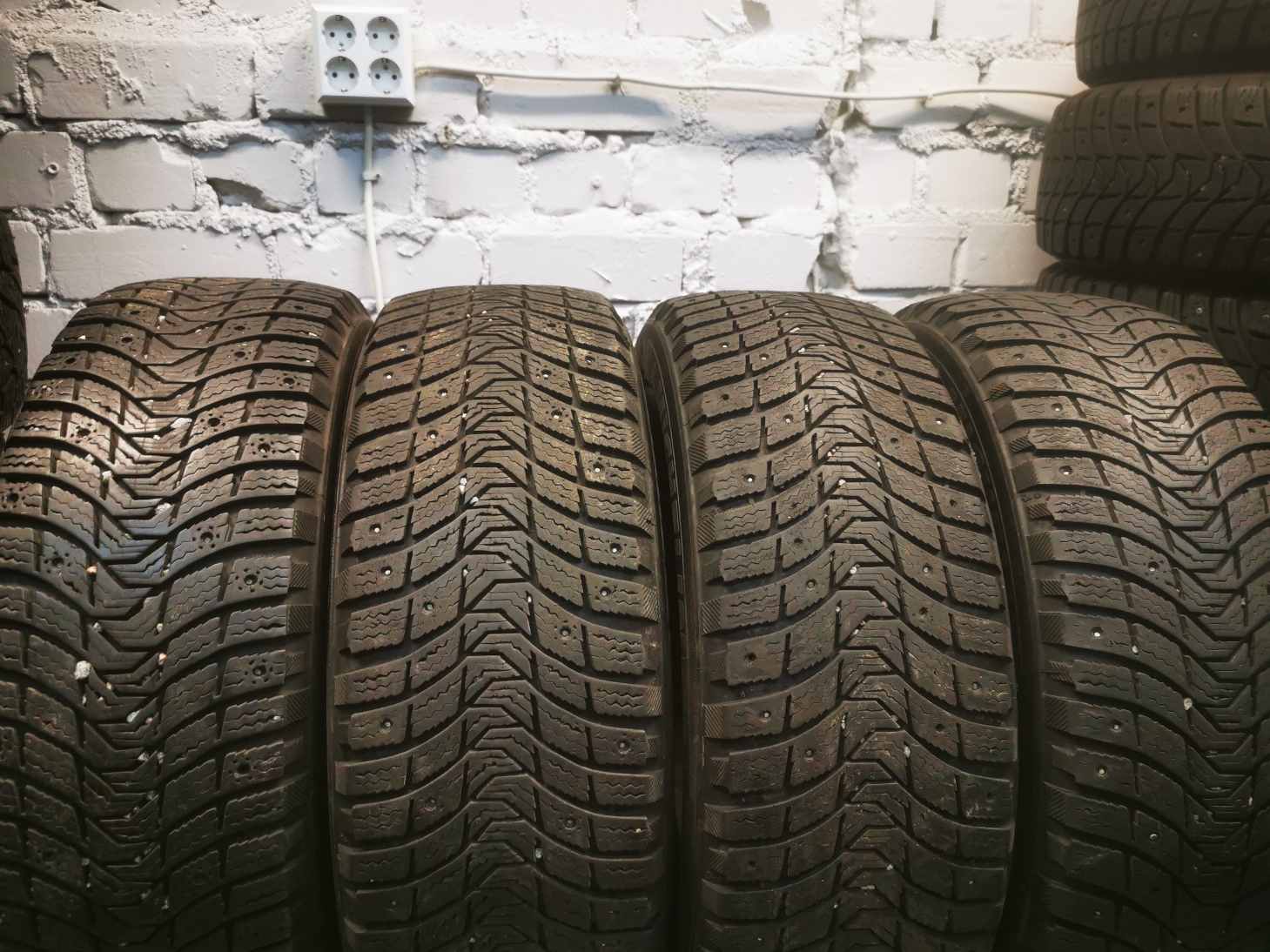michelin x-ice north 3 205/60 R16 Lietotas Ziemas Riepas