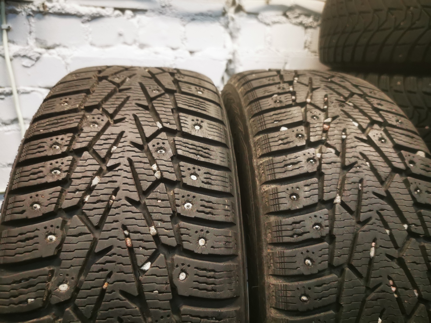 Nokian hkpl 7 205/60 R16 Lietotas Ziemas Riepas