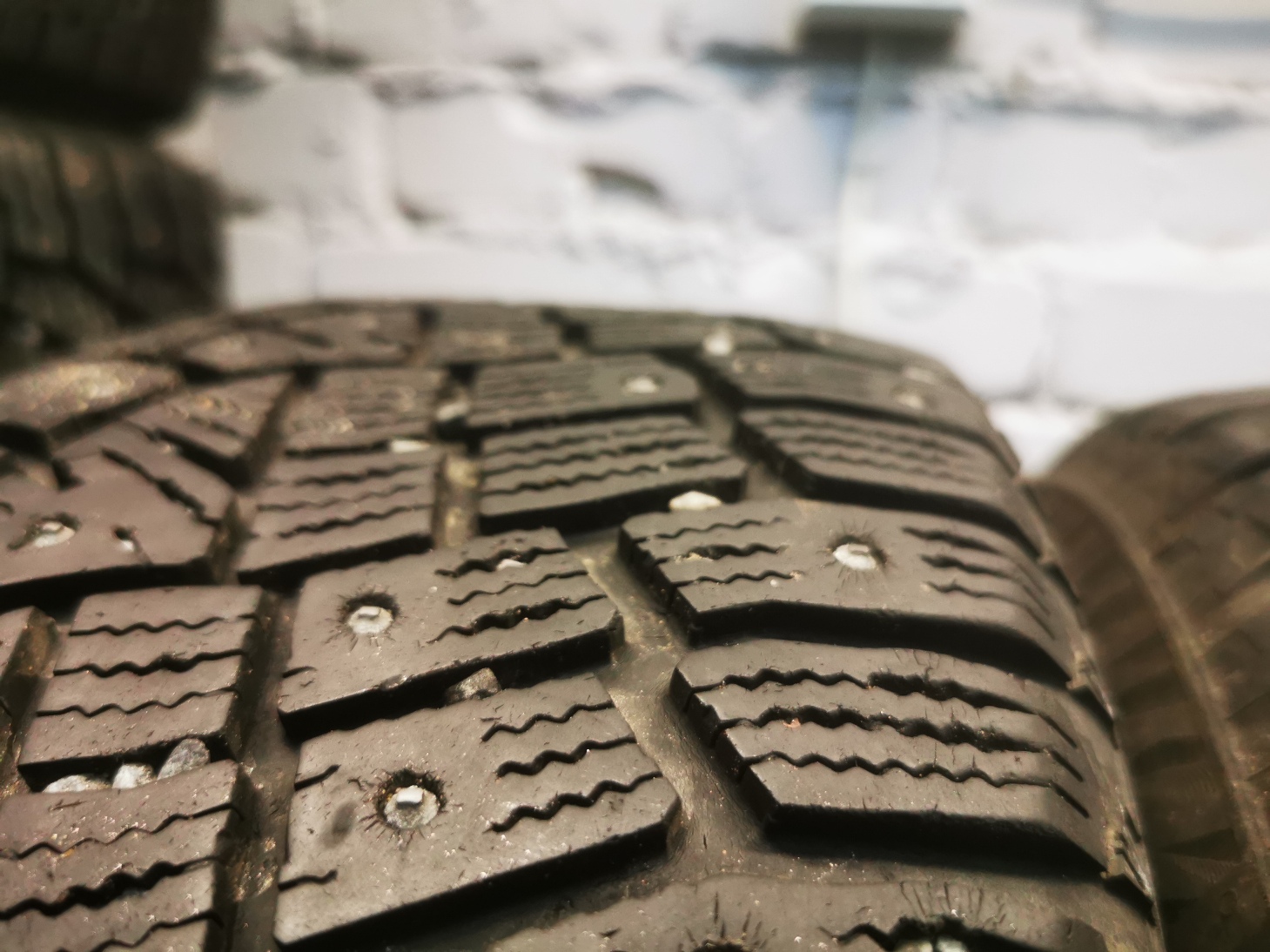 continental ice contact 2 205/60 R16 Зимние Б/у покрышки continental ice contact 2 205/60 R16 Зимние Б/у покрышки