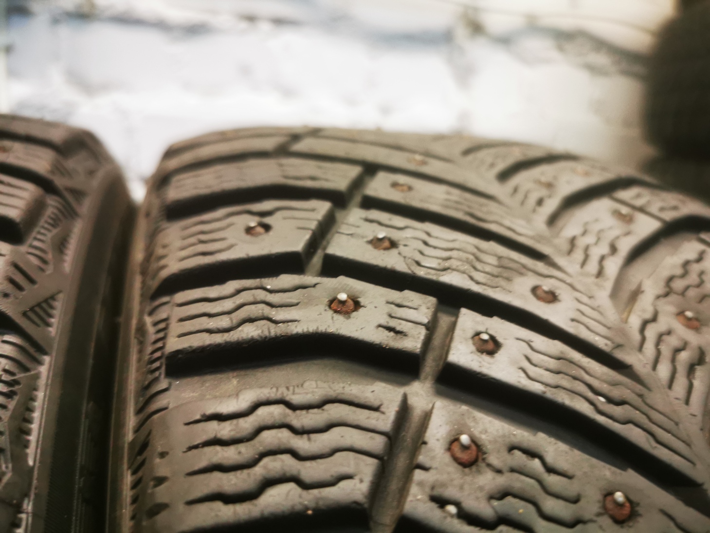 michelin x-ice north 4 205/60 R16 Зимние Б/у покрышки michelin x-ice north 4 205/60 R16 Зимние Б/у покрышки