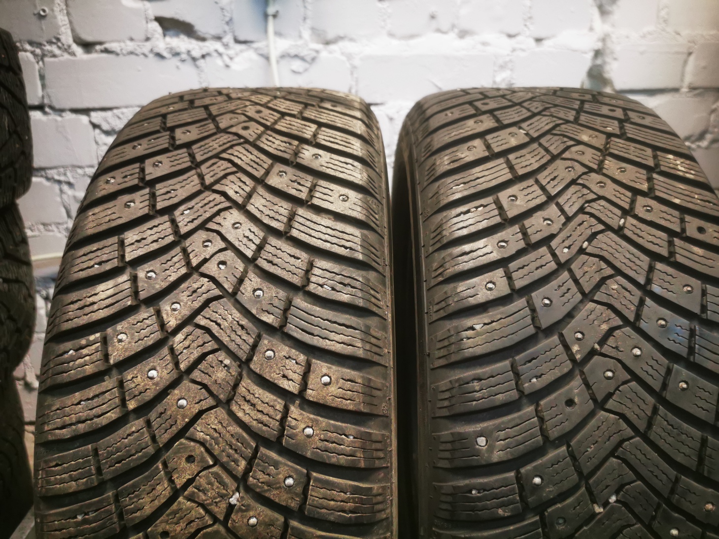 continental ice contact 2  205/55 R16 Зимние Б/у покрышки