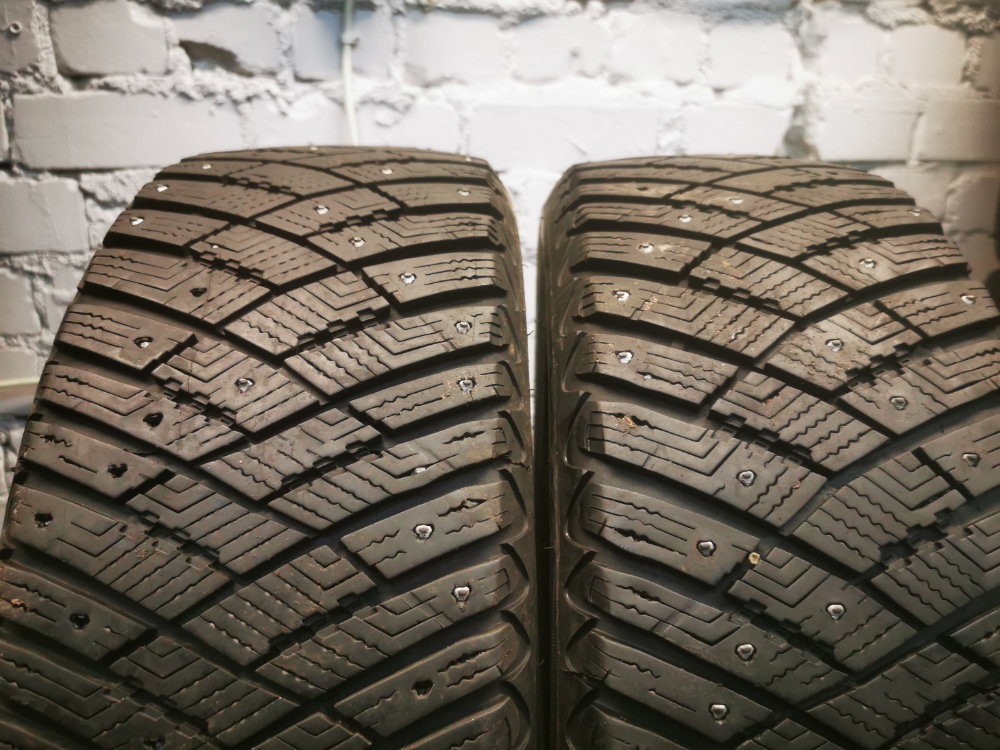 Good Year Ice Arctic 205/55 R16 Lietotas Ziemas Riepas