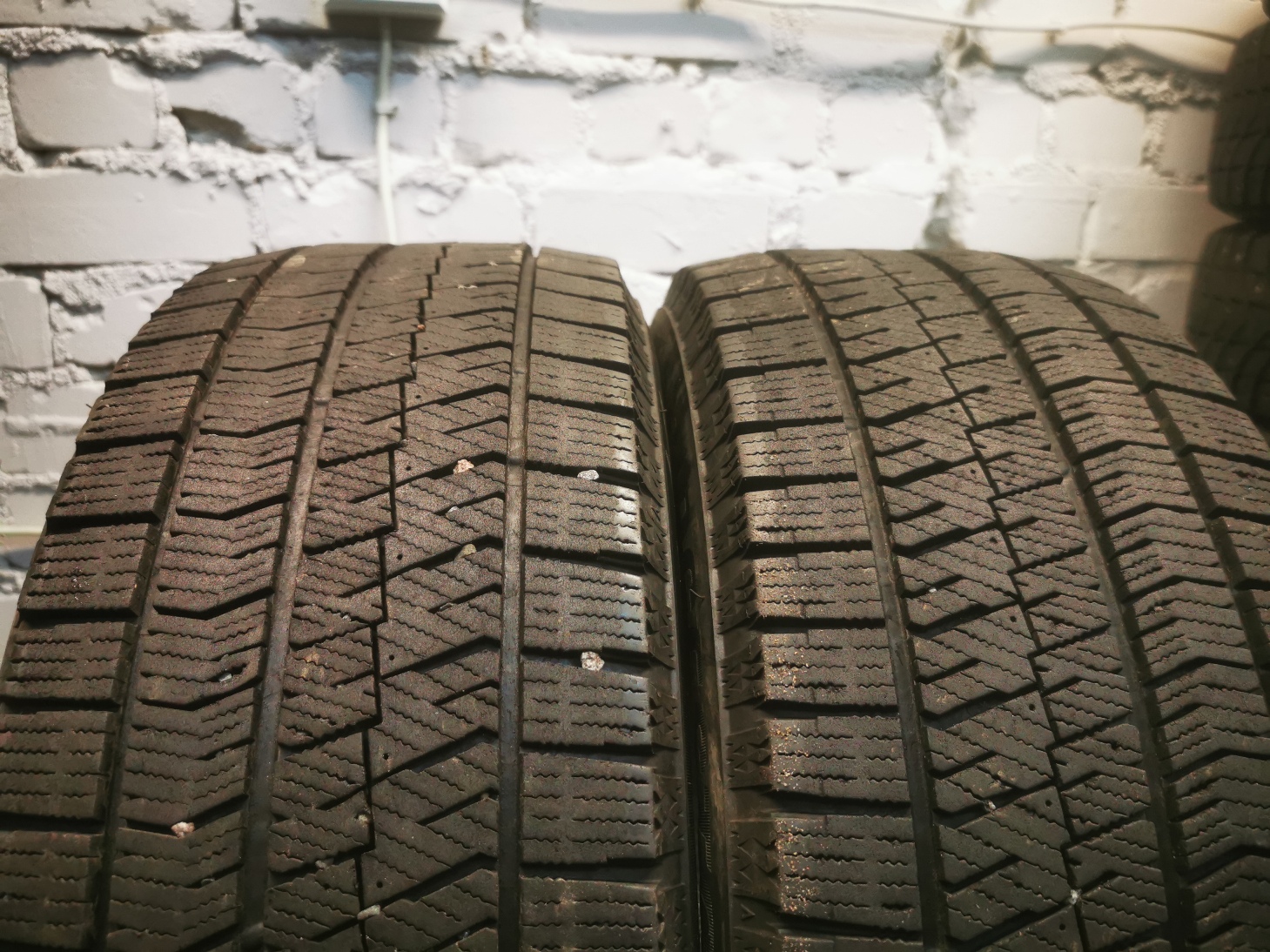 bridgestone Blizzak Ice 205/55 R16 Зимние Б/у покрышки