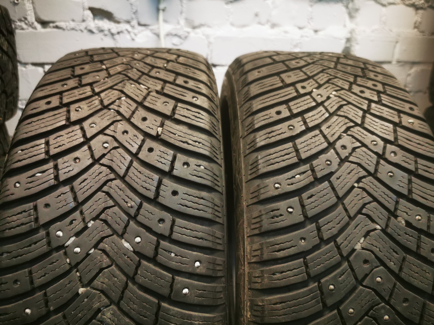 continental Ice Contact 3 205/55 R16 Зимние Б/у покрышки