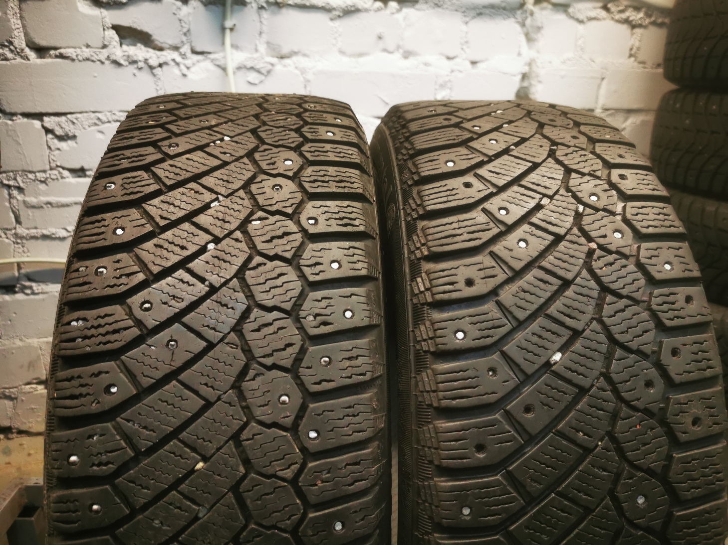 continental ice contact 205/55 R16 Зимние Б/у покрышки