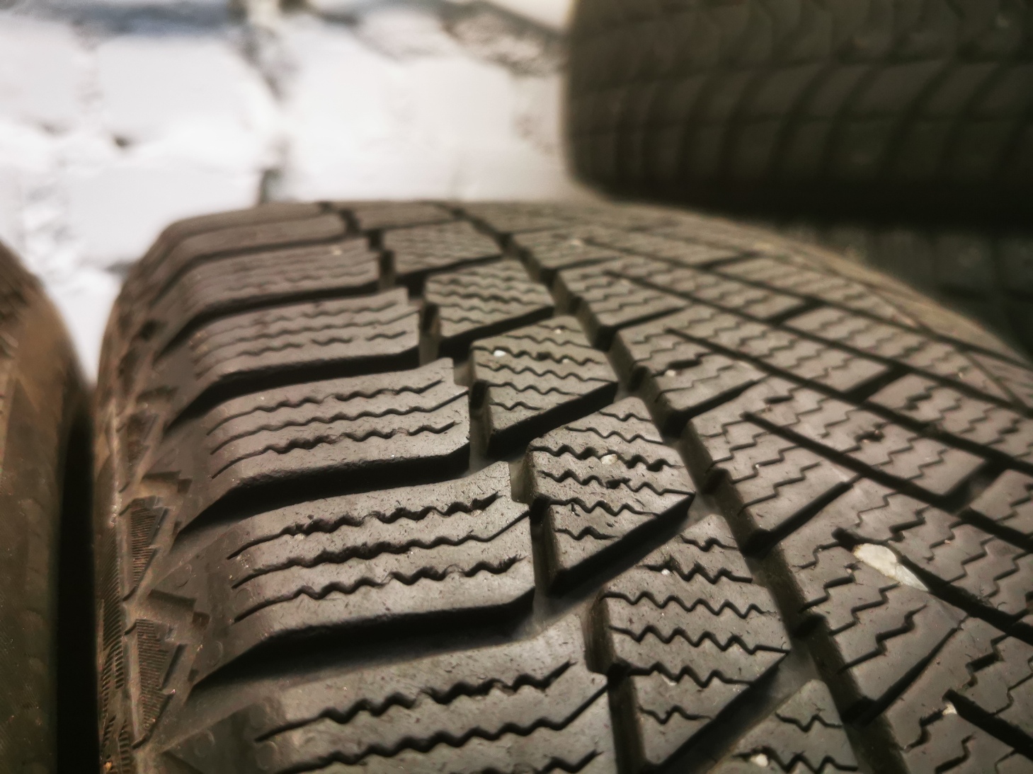 continental Viking Contact 6 225/55 R16 Зимние Б/у покрышки continental Viking Contact 6 225/55 R16 Зимние Б/у покрышки