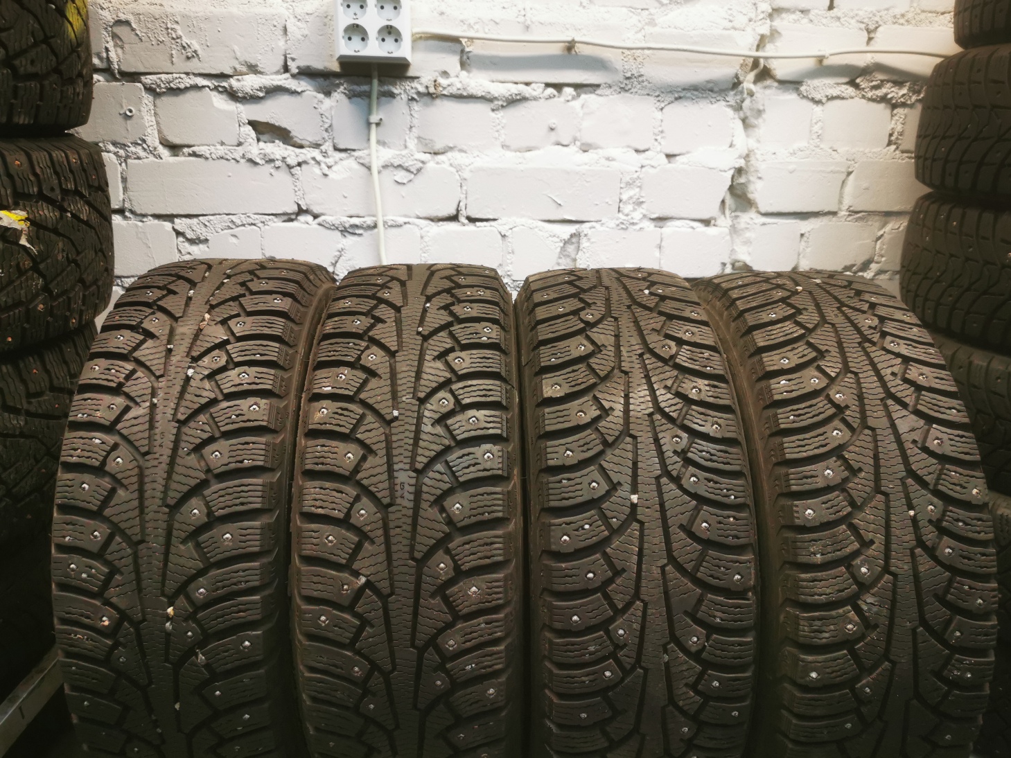 Nokian hkpl 5 185/65 R14 Lietotas Ziemas Riepas