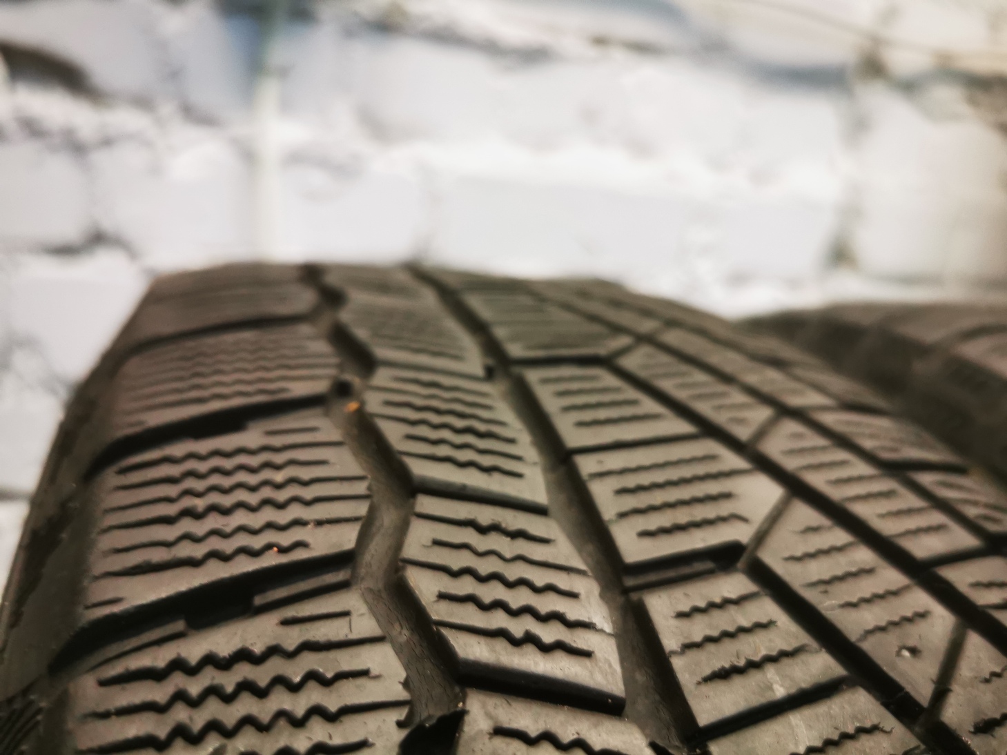 continental Viking Contact 5 195/65 R15 Зимние Б/у покрышки continental Viking Contact 5 195/65 R15 Зимние Б/у покрышки