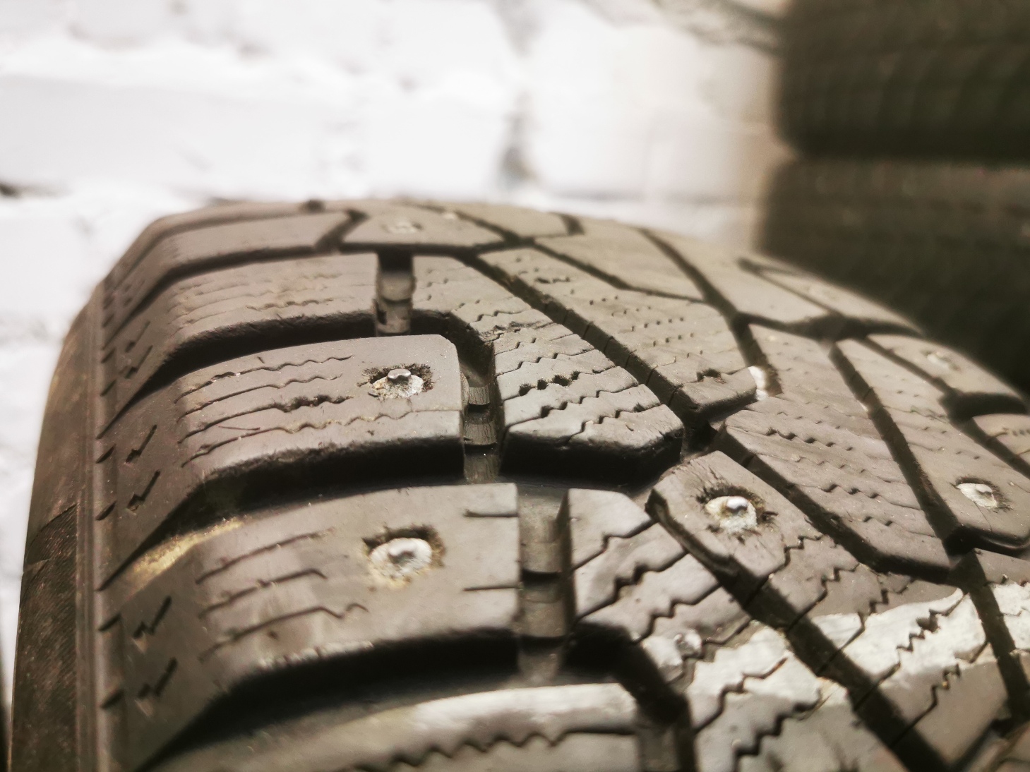 Pirelli ice zero 185/60 R15 Зимние Б/у покрышки Pirelli ice zero 185/60 R15 Зимние Б/у покрышки