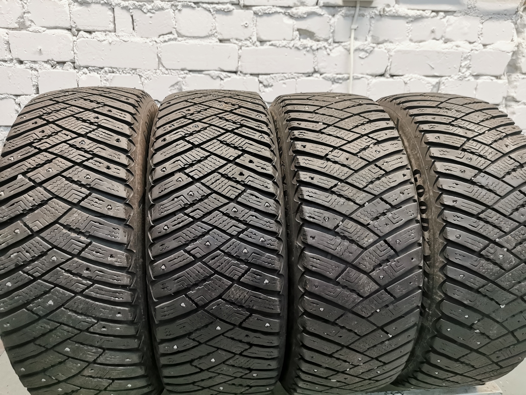 Good Year Ice Artic 185/55 R15 Зимние Б/у покрышки